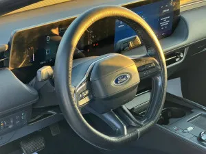 2023 Ford Taurus SE