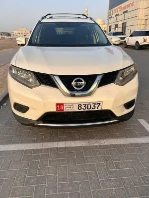 2015 نيسان روج Midnight Edition