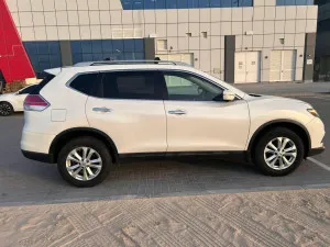 2015 نيسان روج Midnight Edition