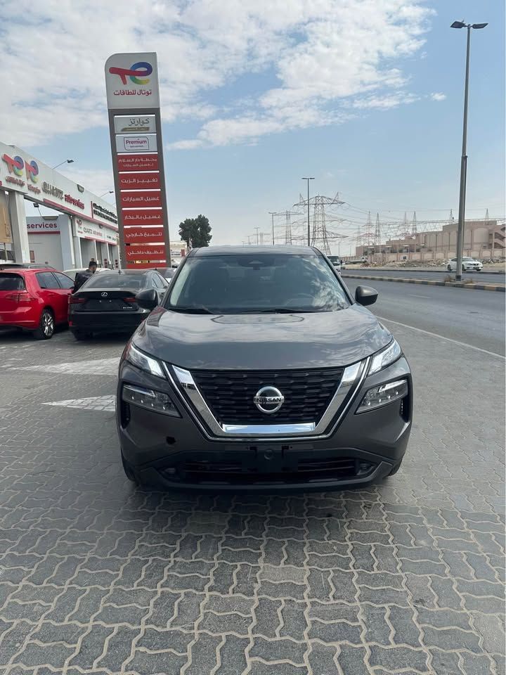 2022 نيسان روج SL