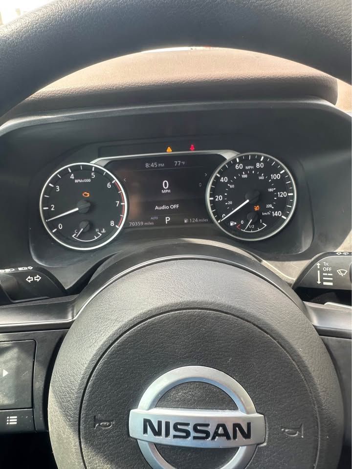 2022 نيسان روج SL