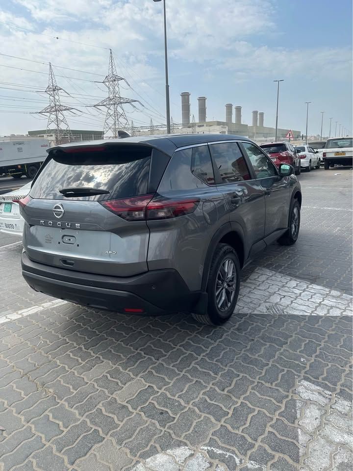 2022 نيسان روج SL