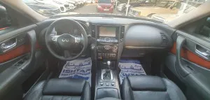 2020 إنفينيتي كيو آكس٧٠ V8