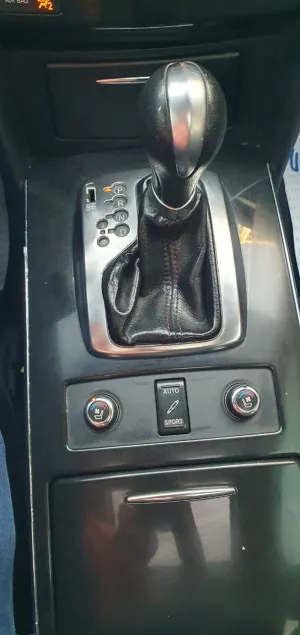 2020 إنفينيتي كيو آكس٧٠ V8