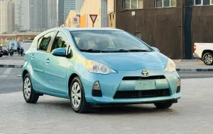 2013 تويوتا بريوس Nightshade Edition FWD