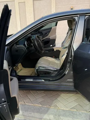 2021 لكزس ES - اي اس Es350
