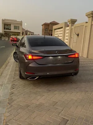 2021 لكزس ES - اي اس Es350