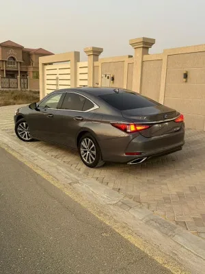 2021 لكزس ES - اي اس Es350