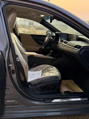 2021 لكزس ES - اي اس Es350