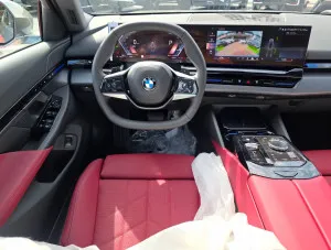 2026 BMW 5-Series 520i
