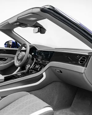 2025 بنتلي كونتيننتال Mulliner