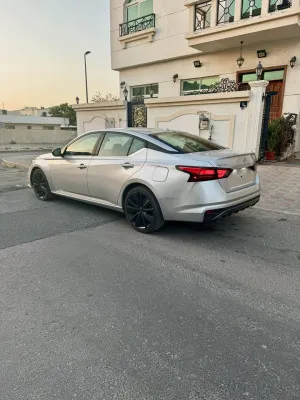 2019 Nissan Altima SR
