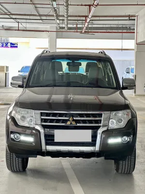 2019 ميتسوبيشي باجيرو GLS
