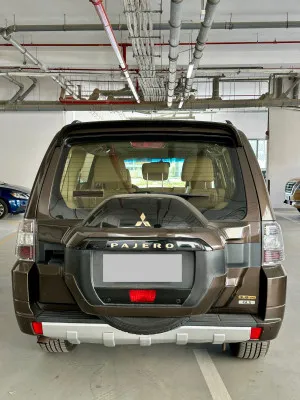 2019 ميتسوبيشي باجيرو GLS