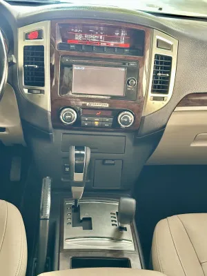 2019 ميتسوبيشي باجيرو GLS