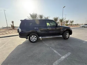 2008 ميتسوبيشي باجيرو Signature Edition