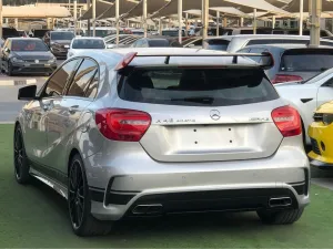 2014 مرسيدس-بنز الفئة - A A45 AMG