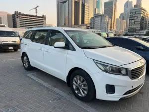 2019 كيا كارنفال LX with Seat Package
