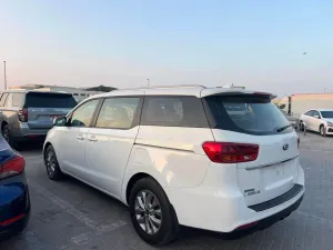 2019 كيا كارنفال LX with Seat Package