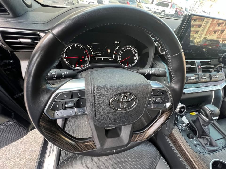 2023 تويوتا لاند كروزر VXR