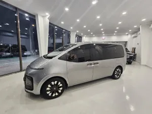 2022 هيونداي ستاريا standard