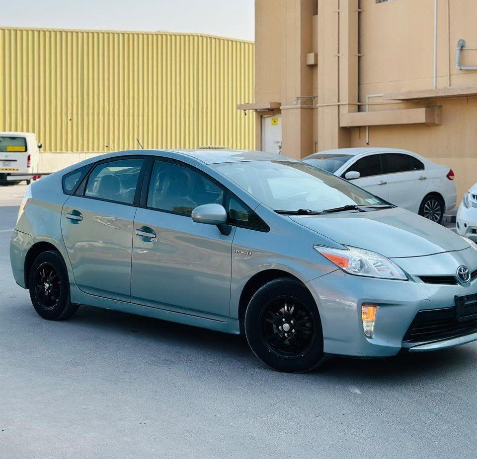 2013 تويوتا بريوس Limited