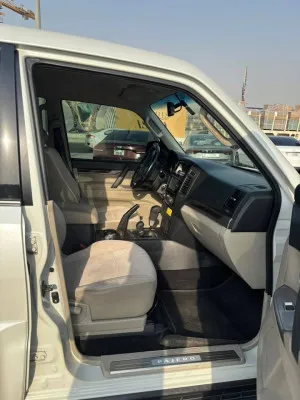 2017 ميتسوبيشي باجيرو GLS