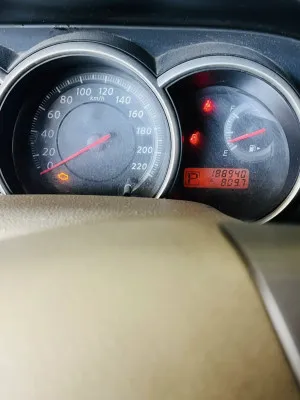 2013 نيسان تيدا S