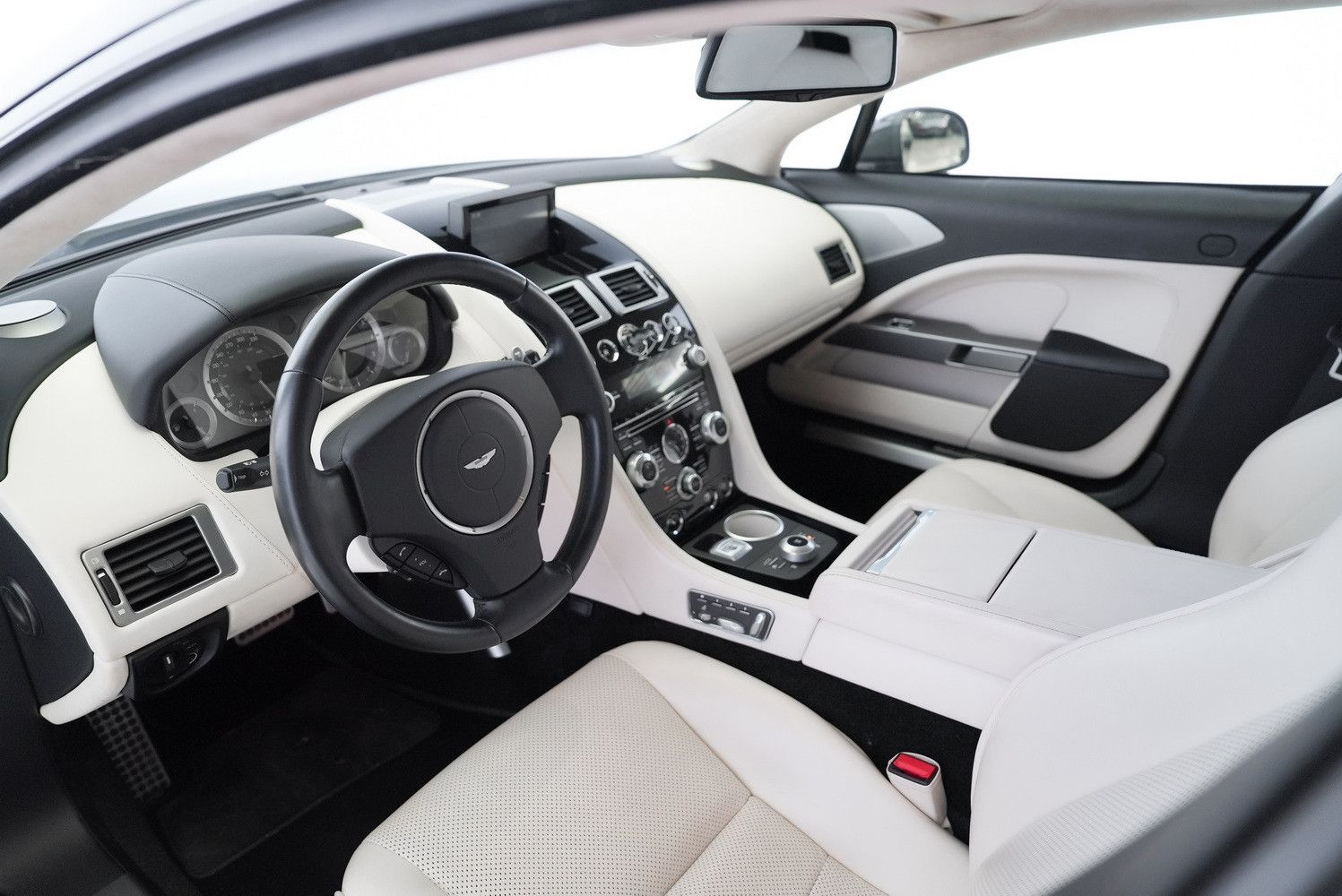 2014 استون مارتن رابيد Luxury