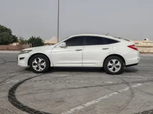 2010 هوندا أكورد DX