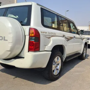 2007 نيسان بترول سوبر سفاري Safari AT