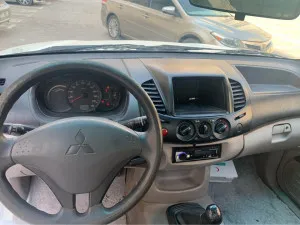 2012 Mitsubishi L200 double-cab