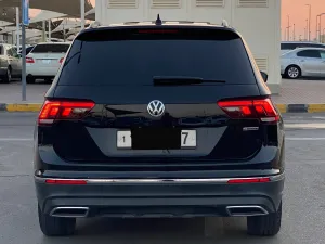 2021 فولجس فاجن تيغوان SE R-Line Black