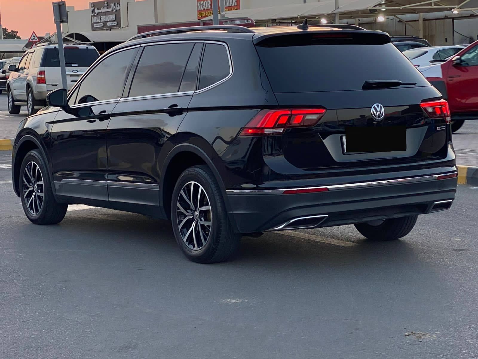 2021 فولجس فاجن تيغوان SE R-Line Black