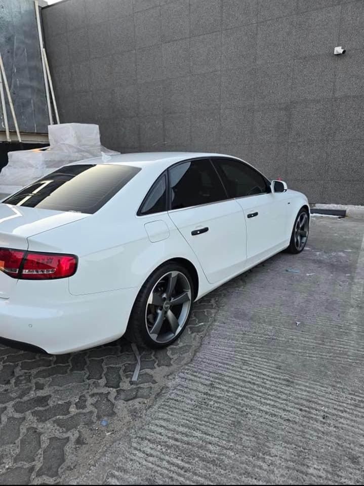 2011 اودي آي ٤ Premium