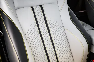2023 استون مارتن فانتاج V8 Coupe