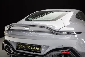 2023 استون مارتن فانتاج V8 Coupe