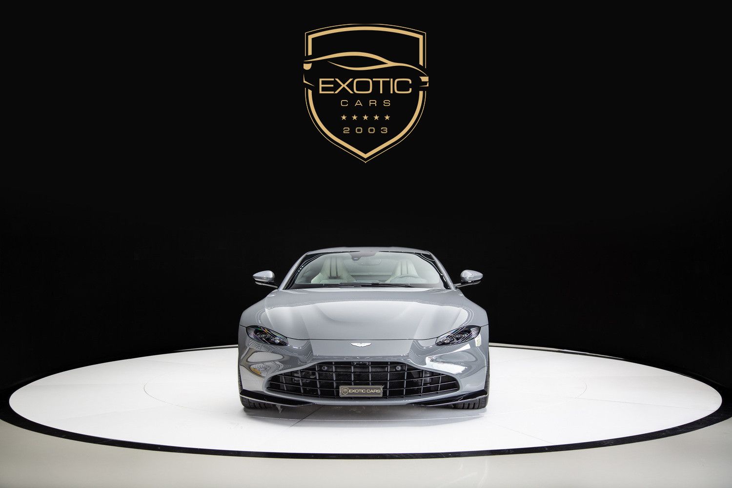 2023 استون مارتن فانتاج V8 Coupe