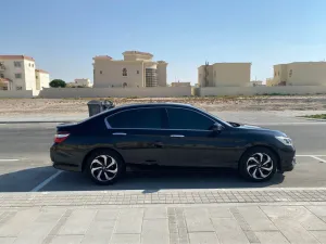 2017 هوندا أكورد EX