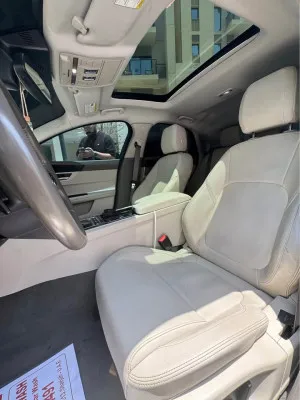 2018 جاكوار اكس اف R-Sport