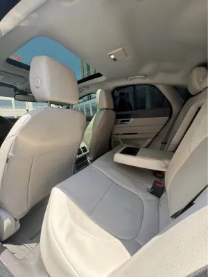 2018 جاكوار اكس اف R-Sport