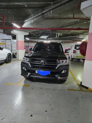 2020 تويوتا لاند كروزر VXR