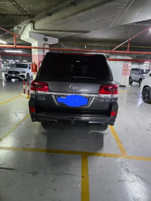 2020 تويوتا لاند كروزر VXR