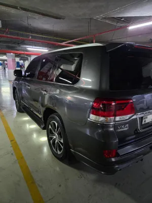 2020 تويوتا لاند كروزر VXR