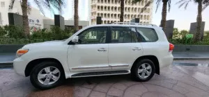 2013 تويوتا لاند كروزر Grand Touring