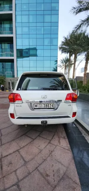 2013 تويوتا لاند كروزر Grand Touring