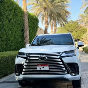 2022 لكزس ال اكس ٦٠٠ Signature