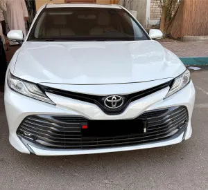 2019 تويوتا كامري SE Plus