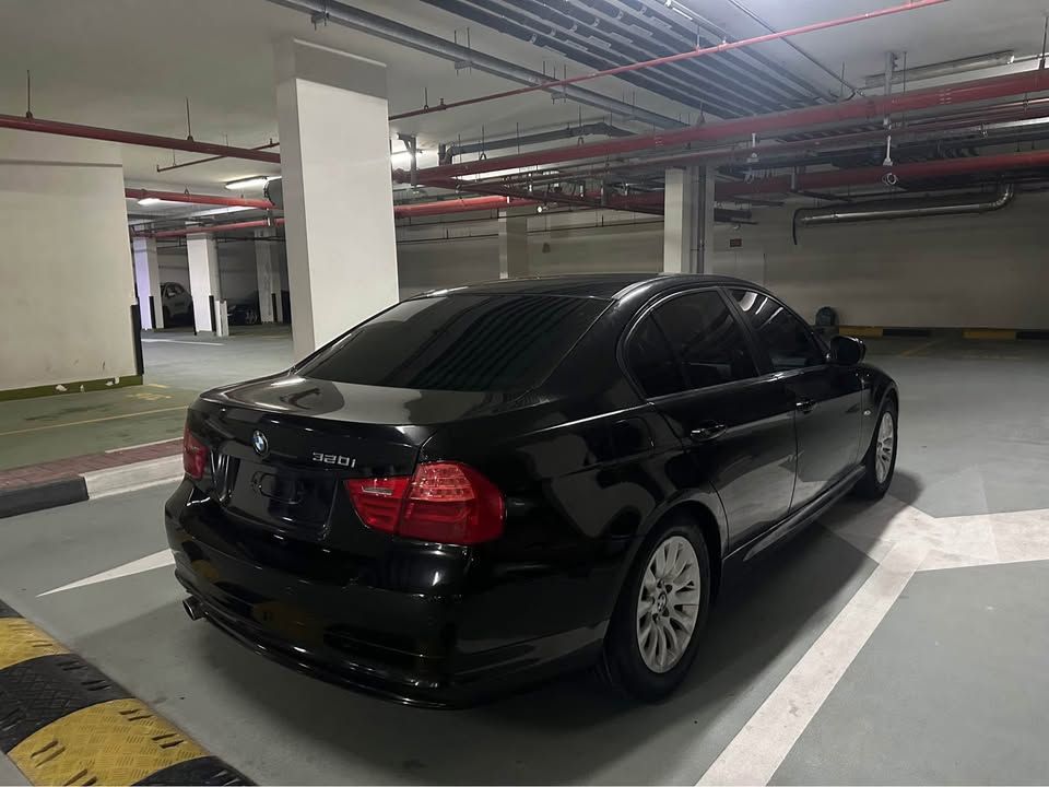 2010 بي أم دابليو الفئة - 3 320i