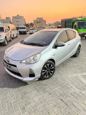 2014 تويوتا بريوس Limited